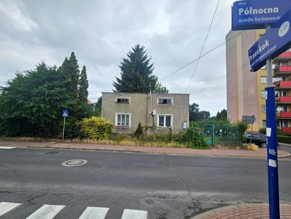Płock, ul. PÓŁNOCNA 17, dom na narożnej działce